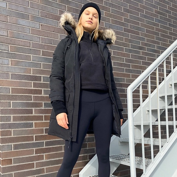 Aritzia Bancroft Winter Jacket Slim Fit small - Picture 2 of 9